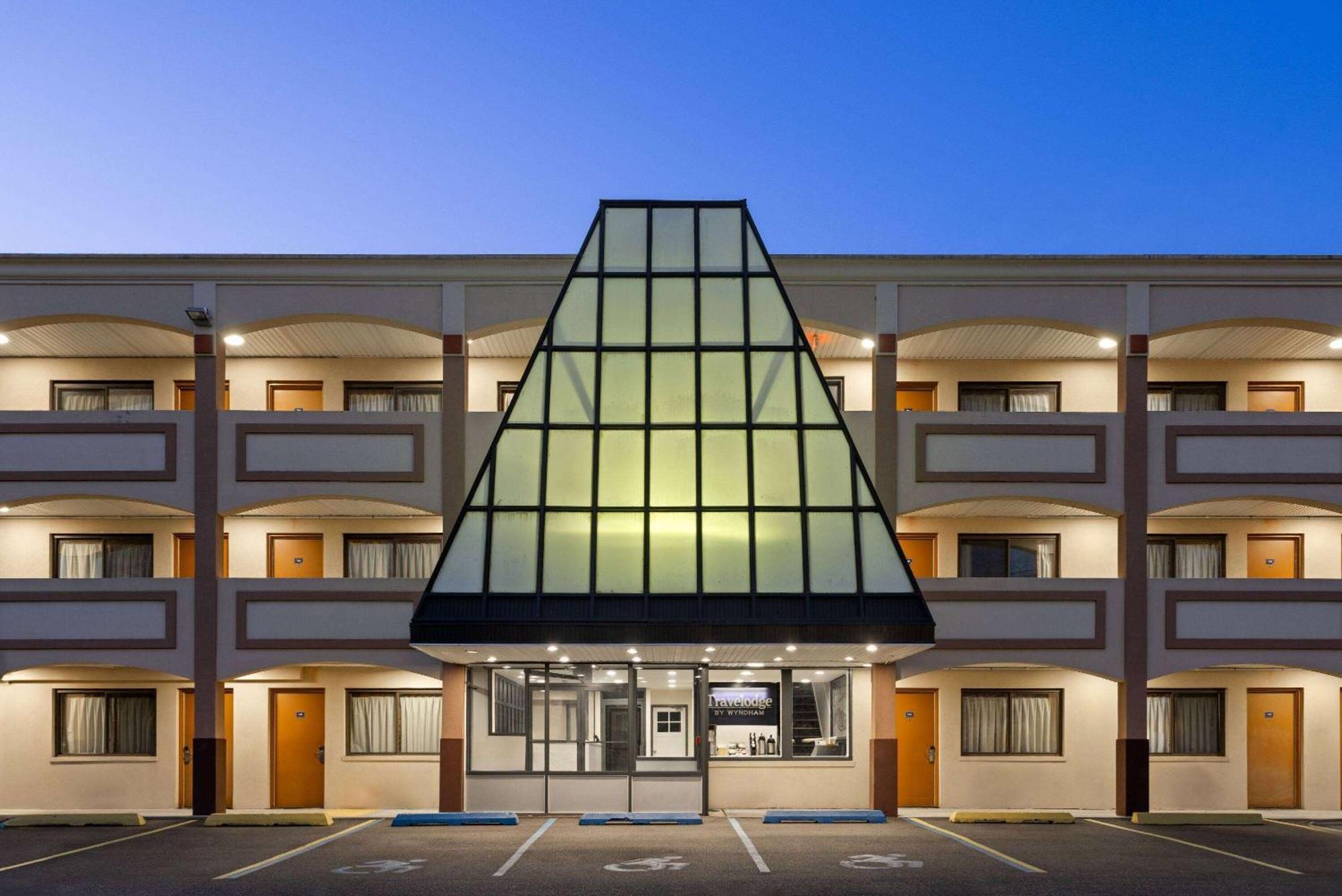 Travelodge By Wyndham Manhasset Exterior foto