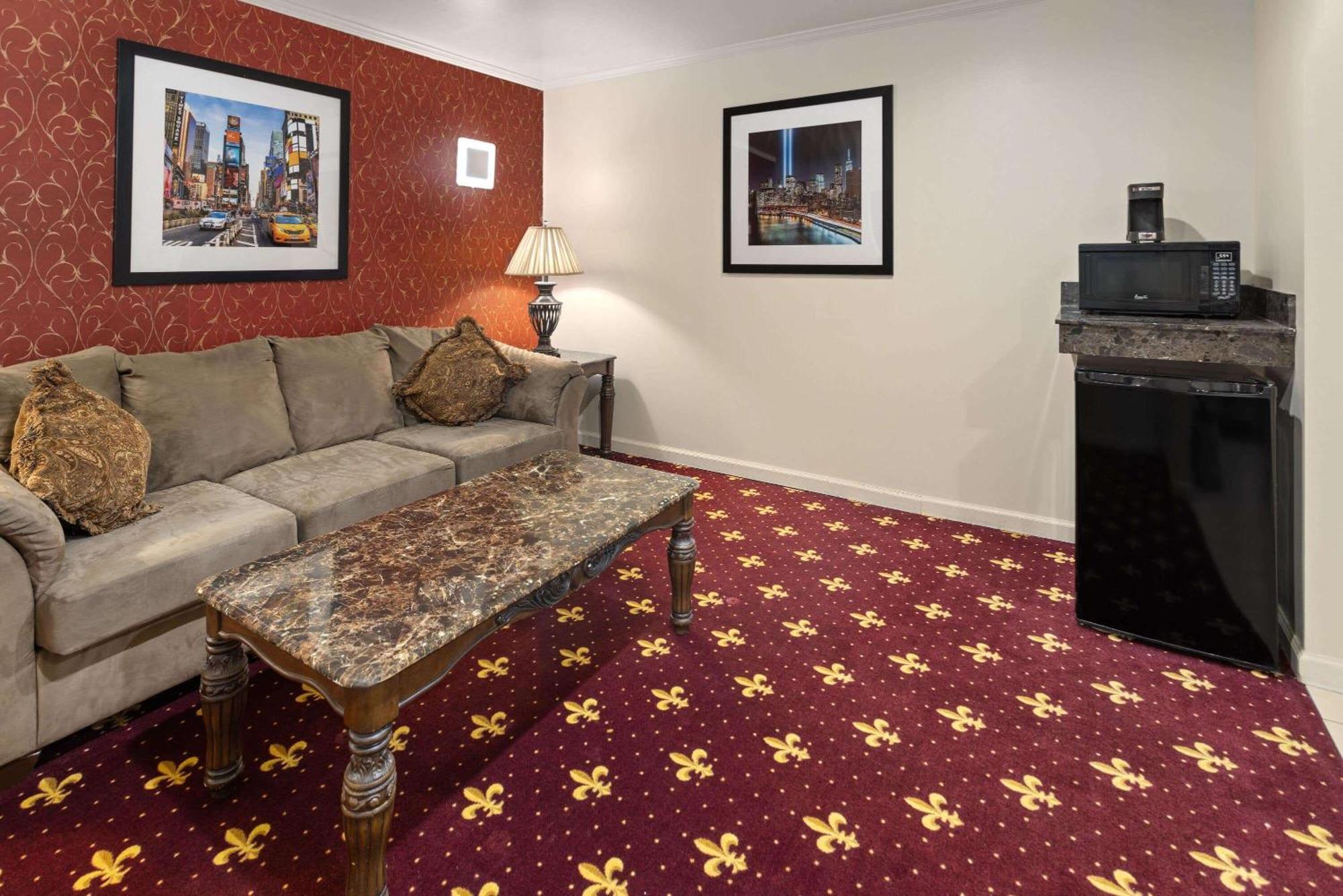 Travelodge By Wyndham Manhasset Exterior foto